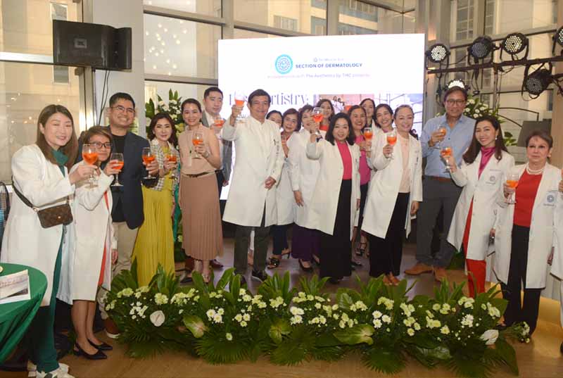 Doctors of the Medical City give a toast during the Laser Artistry event_Revised