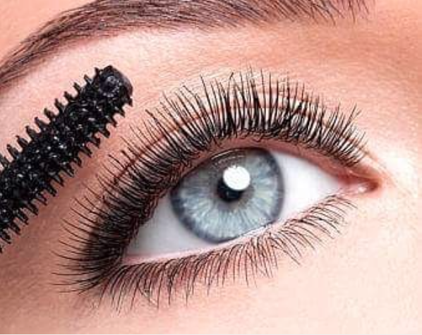 Mascara on Eyelids - beautypreneur