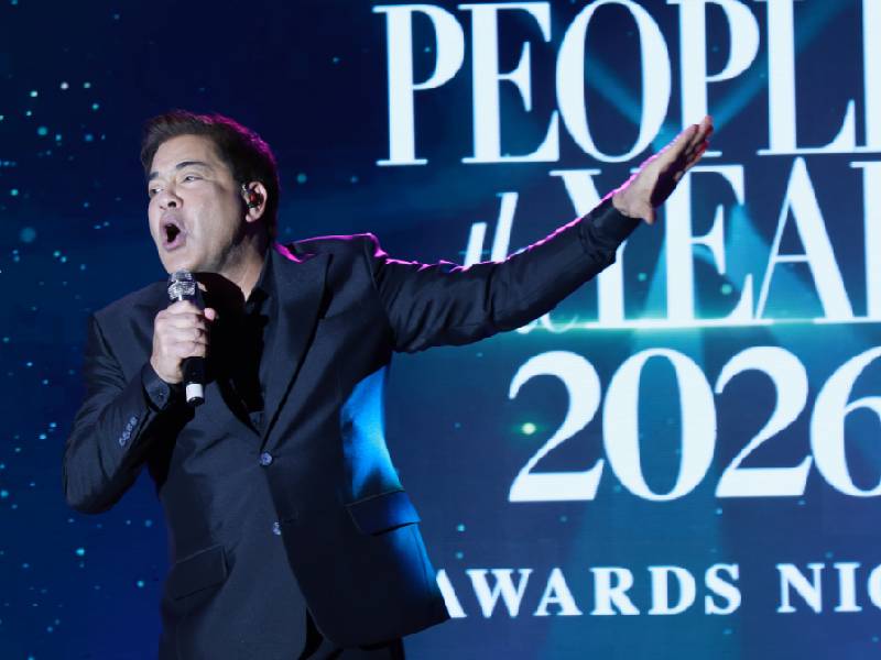 Martin Nievera sings to the delight of the crowd